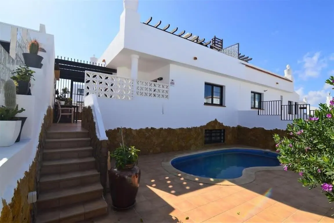 Coco Surfhouse - Coworking Coliving Hotel Corralejo
