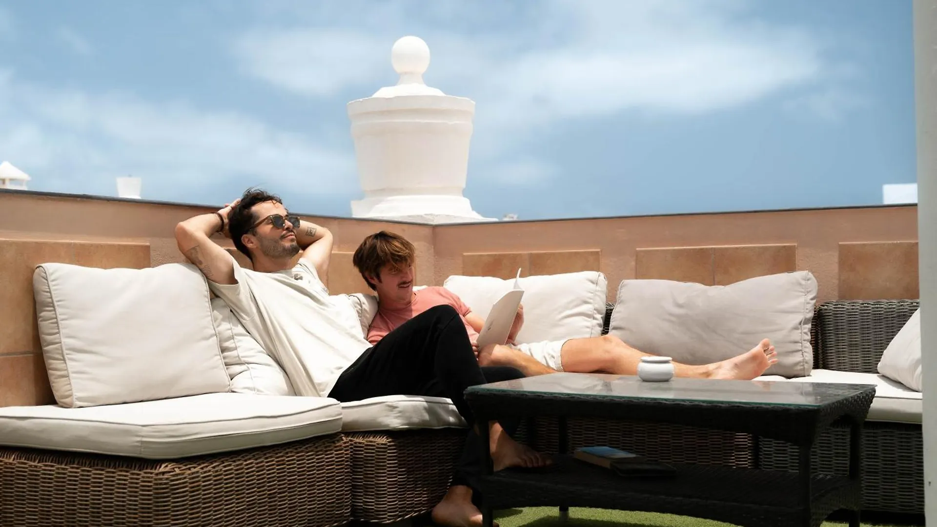 Coco Surfhouse - Coworking Coliving Hotel Corralejo